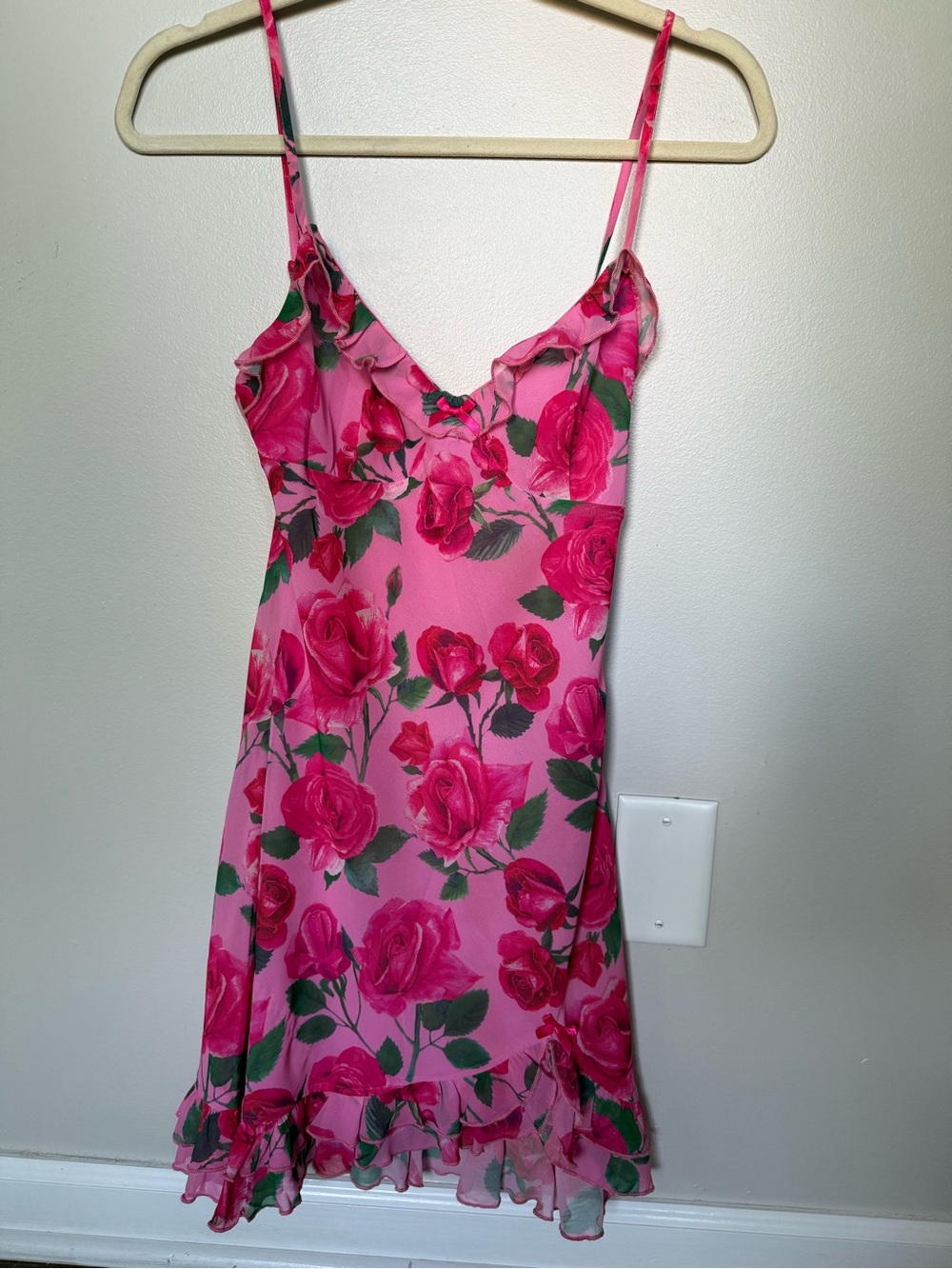 White Fox only wanted you rose floral ruffles mini dress S - Picture 3 of 6
